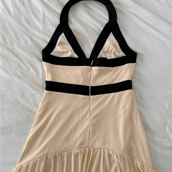 SELFIE LESLIE ✨- Aven Halter Bow Maxi Dress Butter - Picture 4 of 7